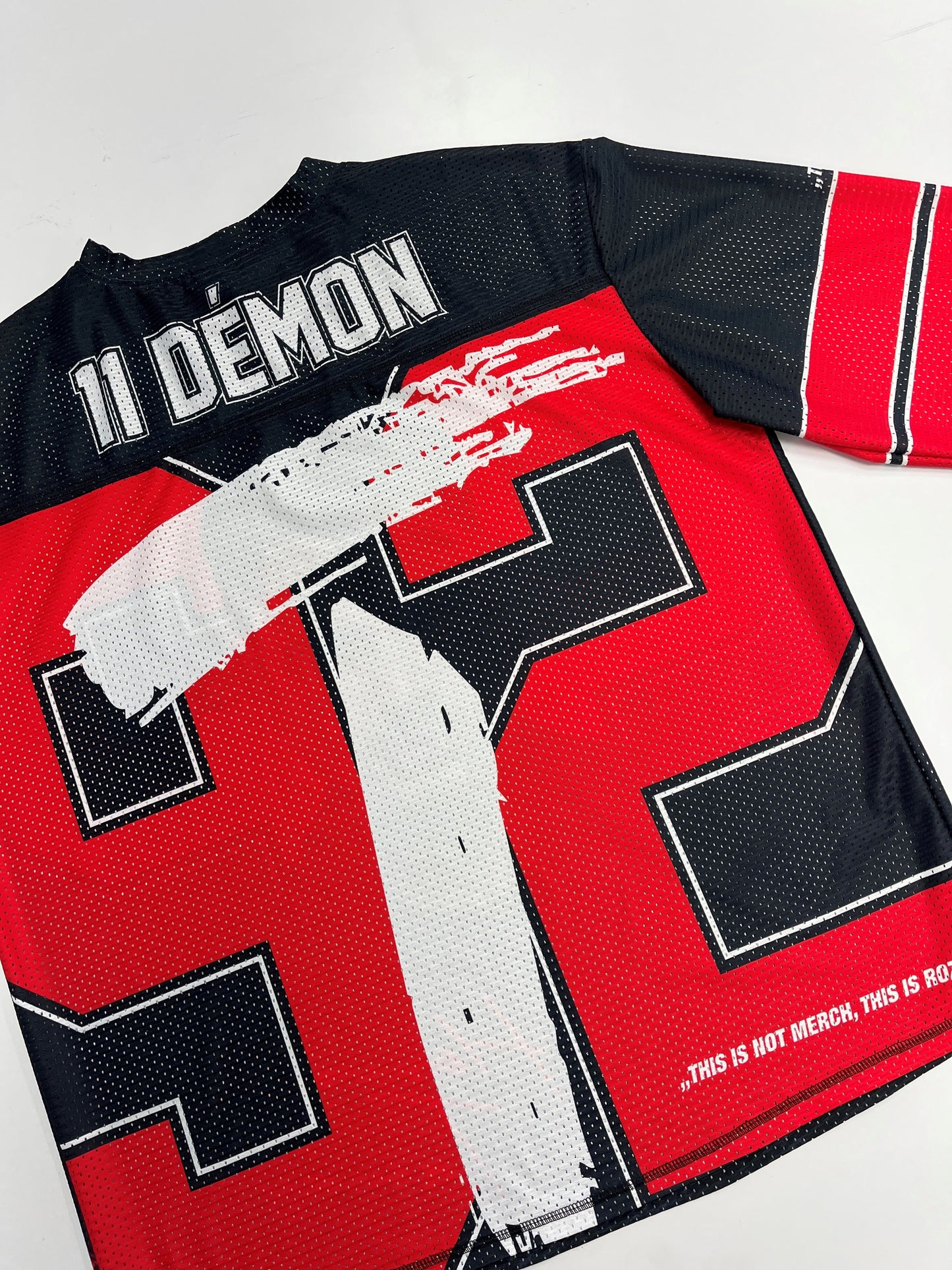 11 DÉMON BLACK & RED JERSEY